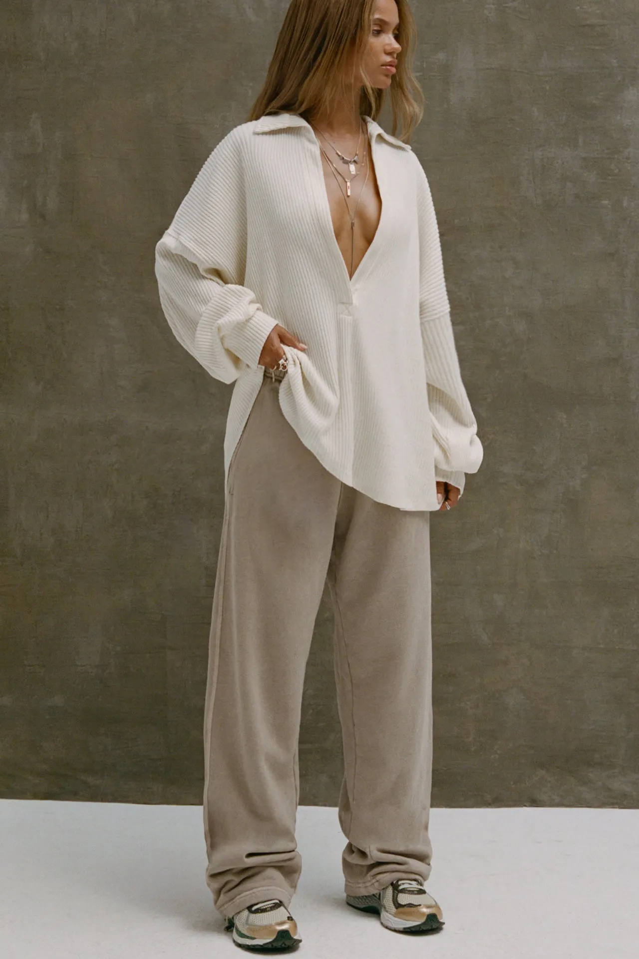 Deep V Pullover