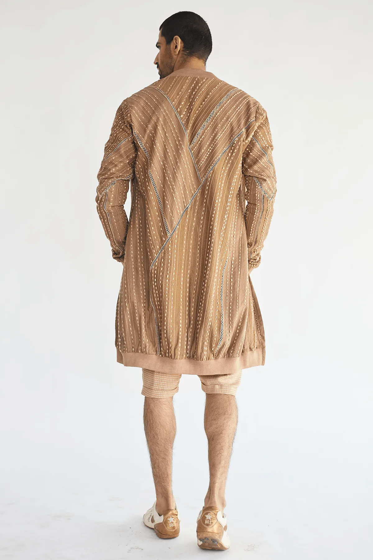 Jacket with sketchy Prints Pullover Tunics and Checked Shorts