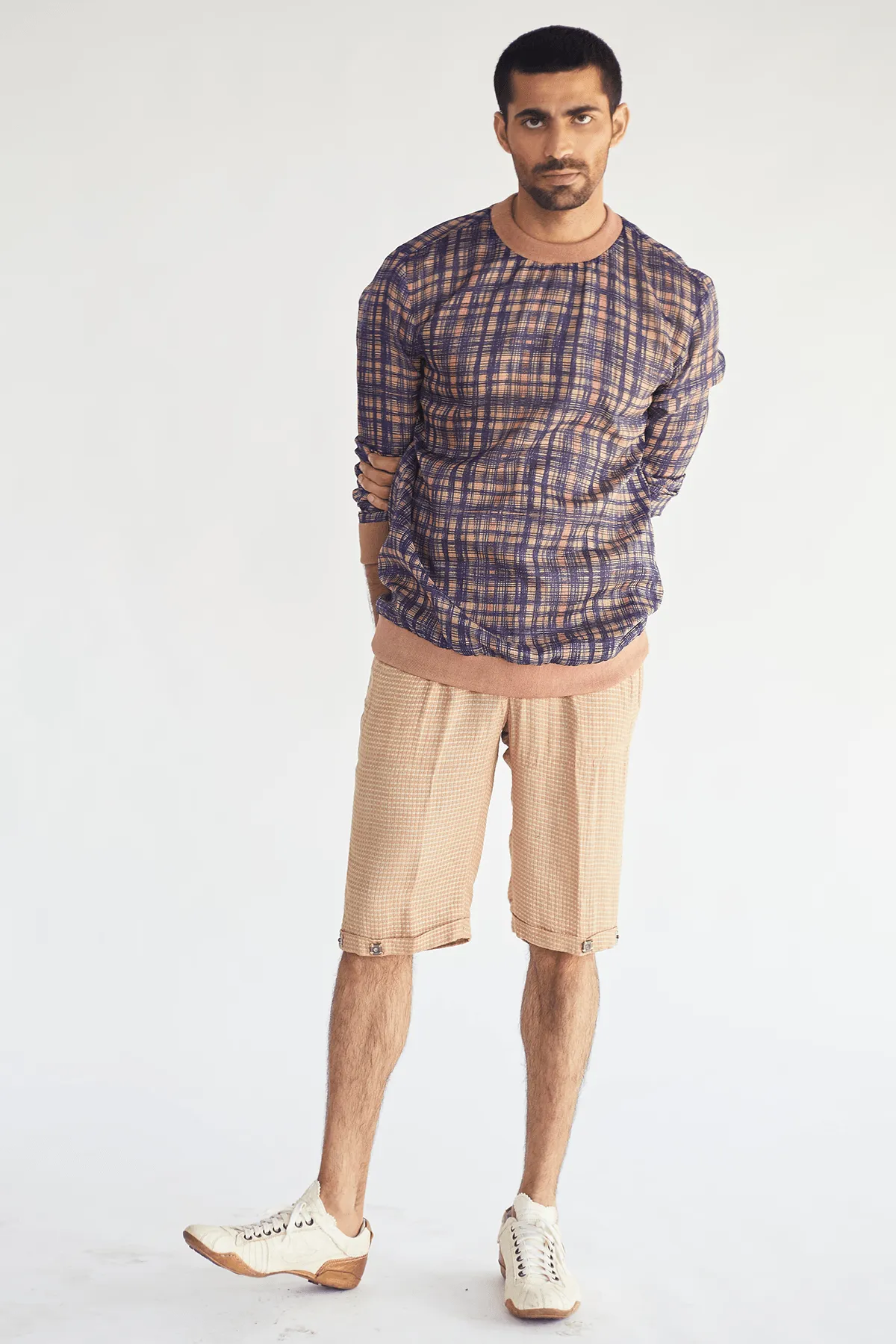 Jacket with sketchy Prints Pullover Tunics and Checked Shorts