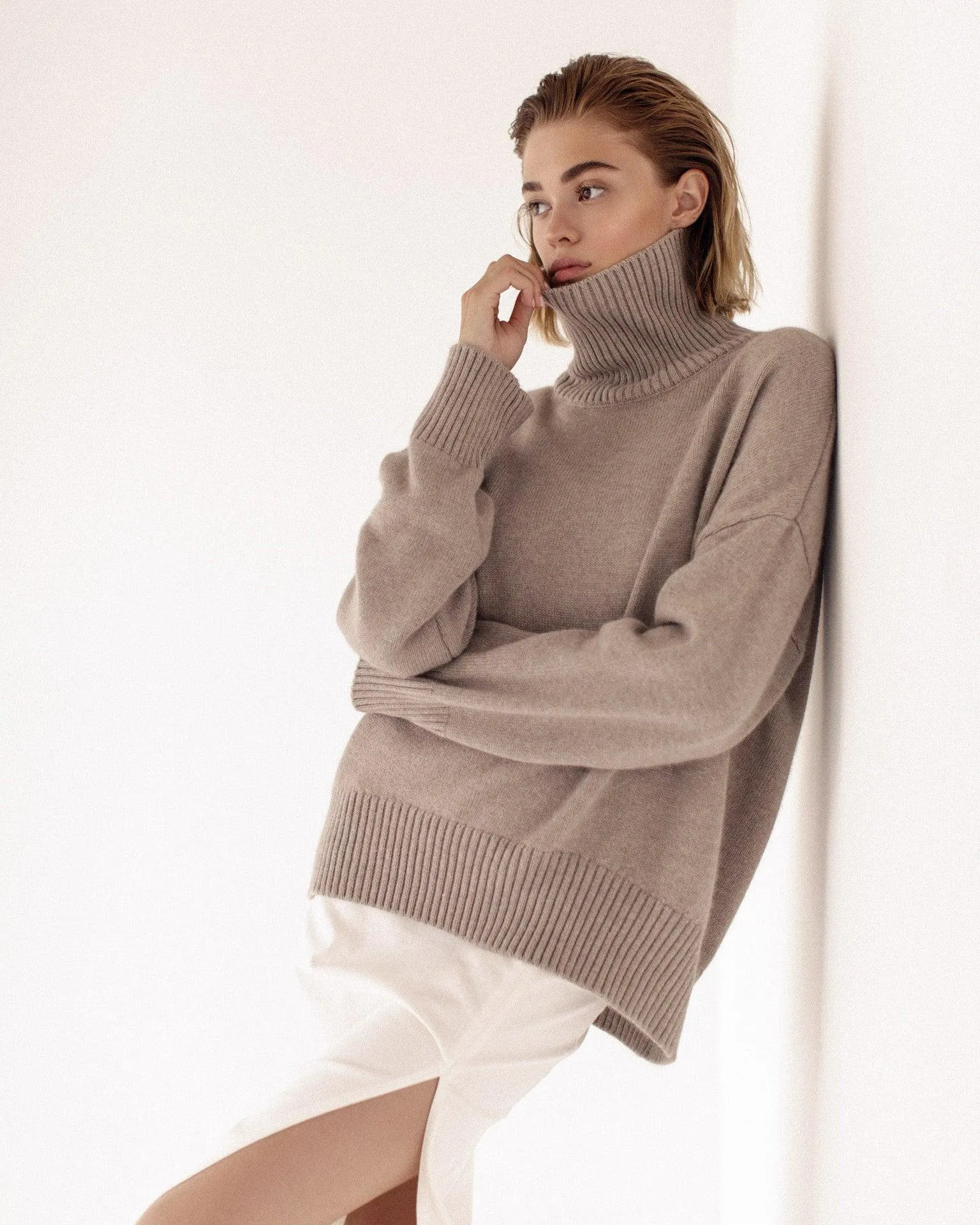 Ladies Solid Color Turtleneck Knit Sweater W003