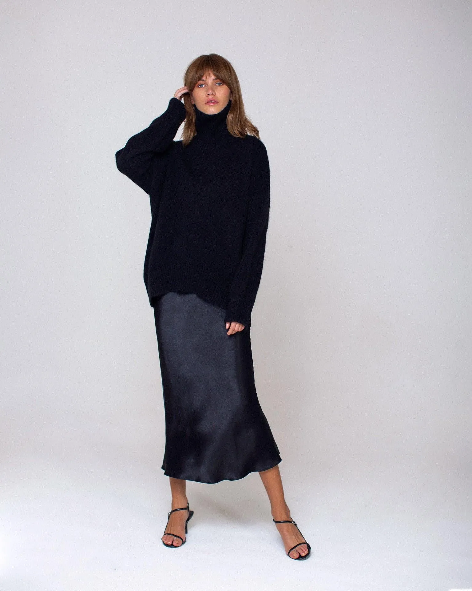 Ladies Solid Color Turtleneck Knit Sweater W003