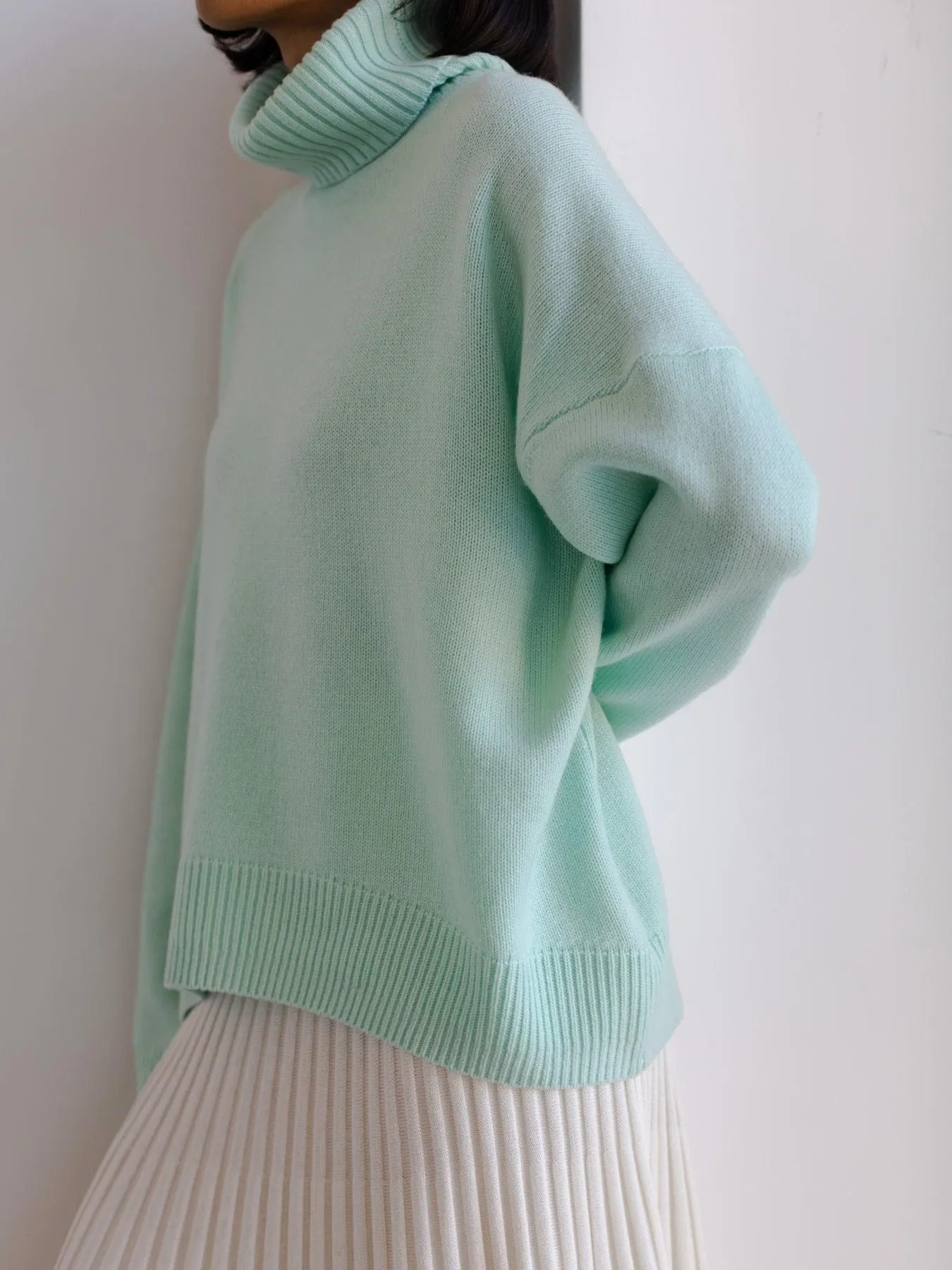 Ladies Solid Color Turtleneck Knit Sweater W003