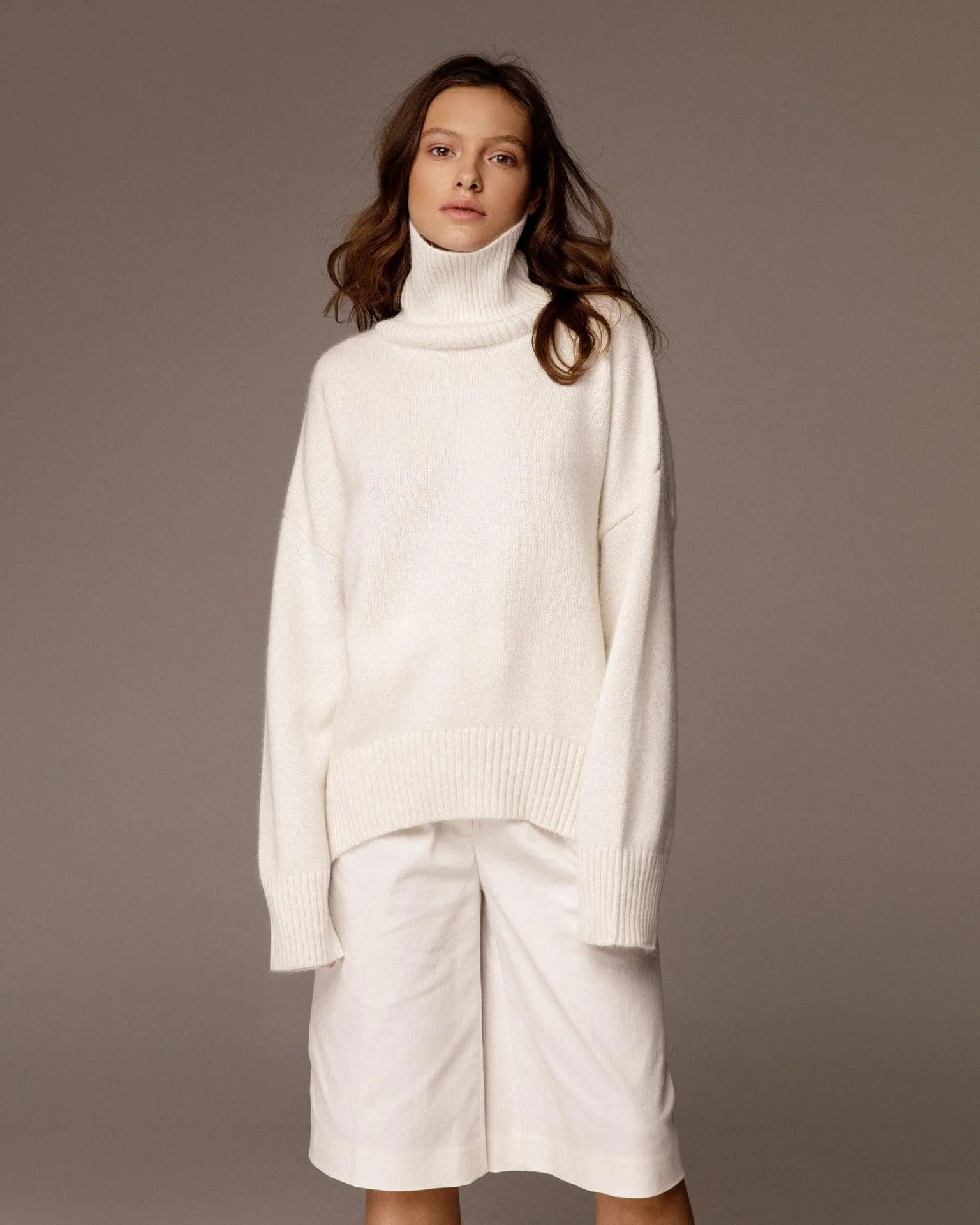 Ladies Solid Color Turtleneck Knit Sweater W003