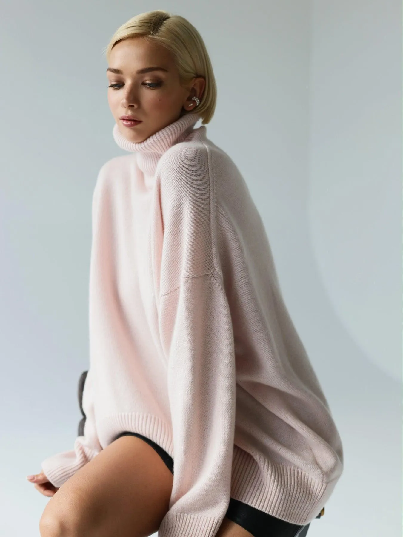 Ladies Solid Color Turtleneck Knit Sweater W003